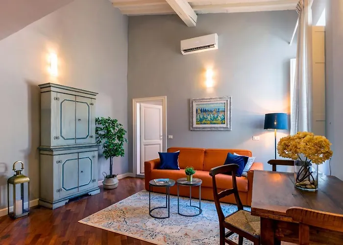 Genteel Piazza Pitti Apartment