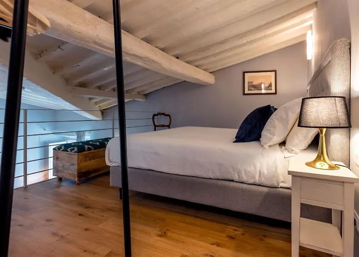 Apartment Genteel Piazza Pitti Florence