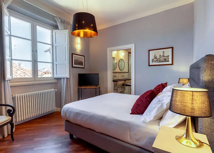 Genteel Piazza Pitti Apartment *