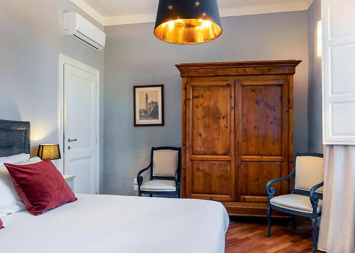 Genteel Piazza Pitti Apartment Florence