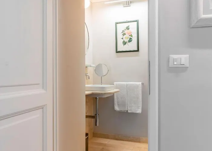 Genteel Piazza Pitti