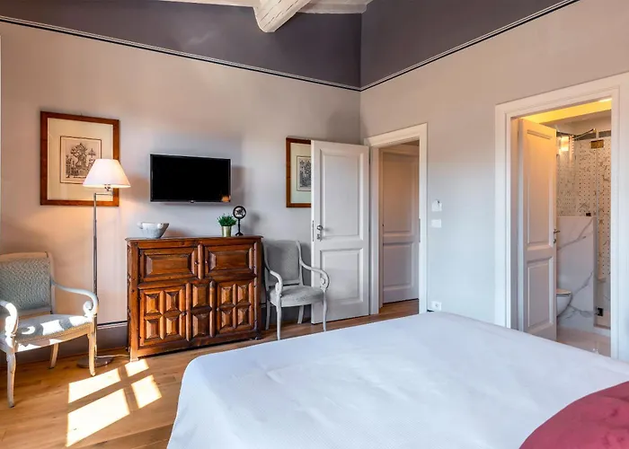 Genteel Piazza Pitti Apartment