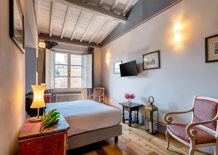 Genteel Piazza Pitti Apartment *