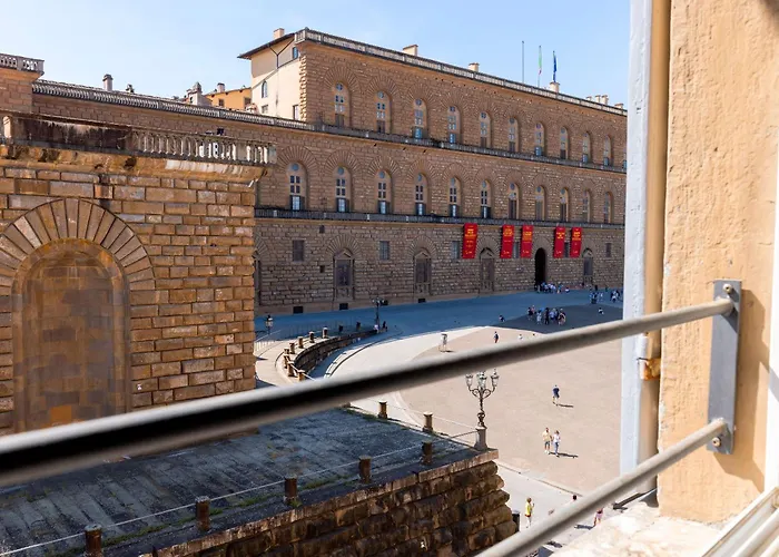 Genteel Piazza Pitti *