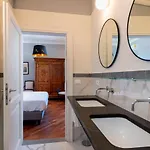 Apartment Genteel Piazza Pitti Florence